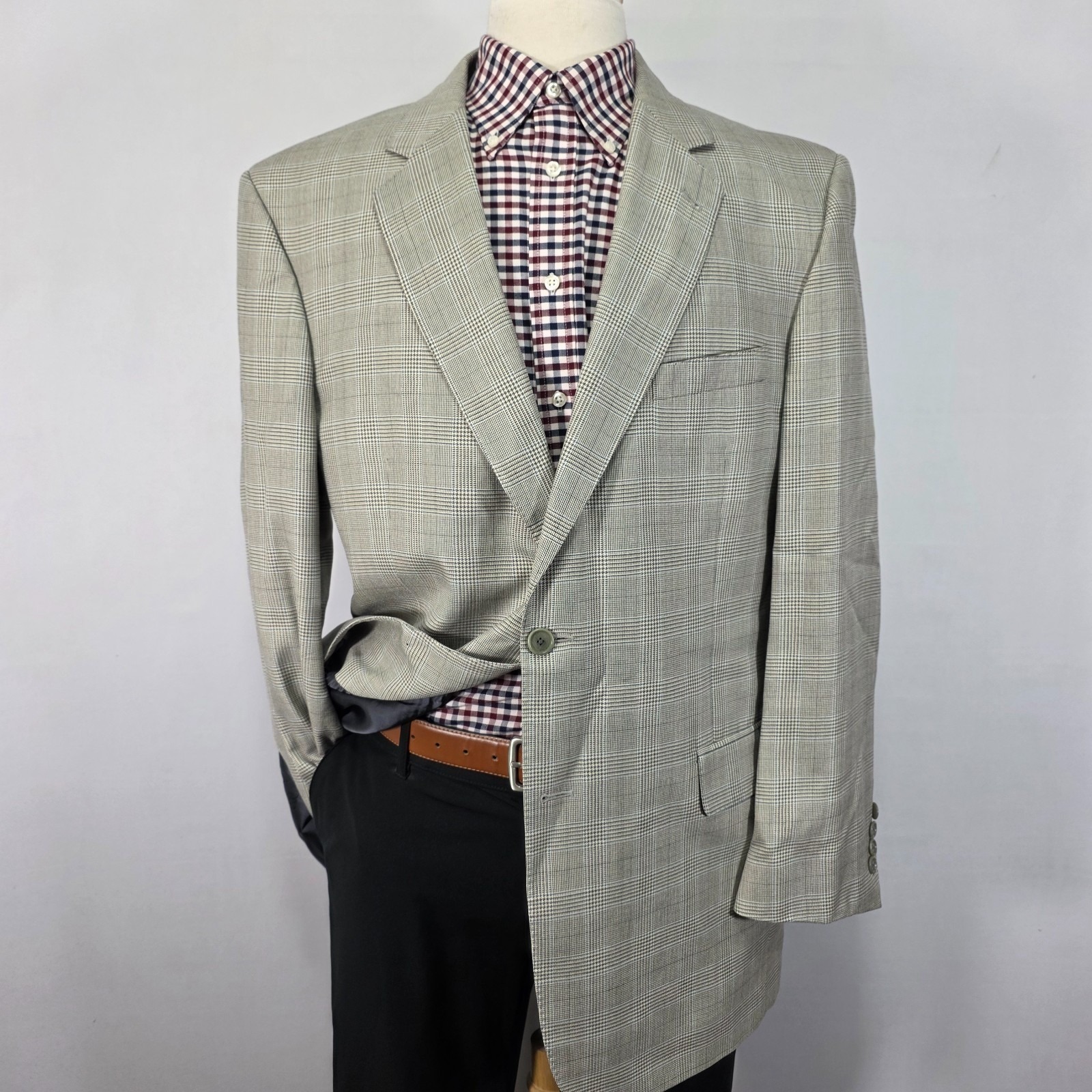 Jos A Bank Gordon Men's Sport Coat Blazer Two Button Plaid Silk Wool Gray 44l